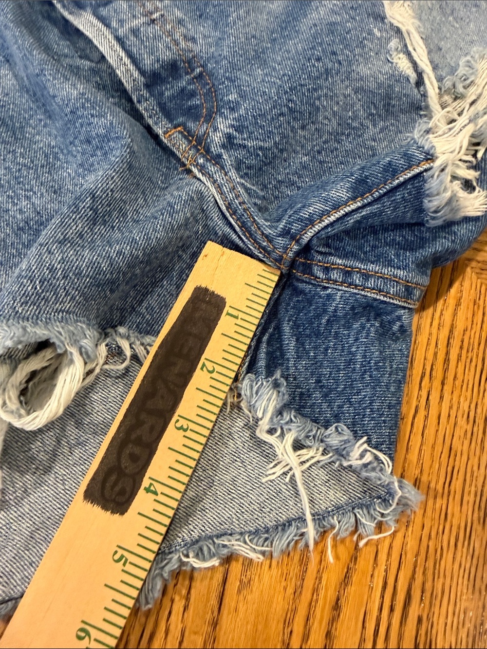 Levi's 501 High Rise Distressed Cutoff Denim Shorts – Size 29W - Picture 12 of 13